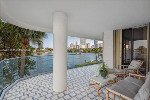 Condo in Aventura, Florida, 2 bedrooms  № 1004454 - photo 6