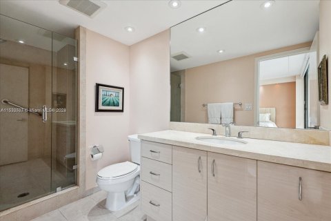 Condo in Aventura, Florida, 2 bedrooms  № 1004454 - photo 25