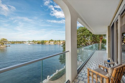 Copropriété à vendre à Aventura, Floride: 2 chambres, 237.83 m2 № 1004454 - photo 1