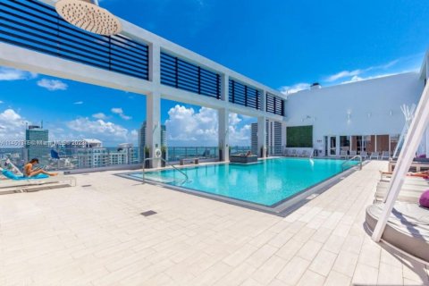 Condo in Miami, Florida, 1 bedroom  № 713731 - photo 17