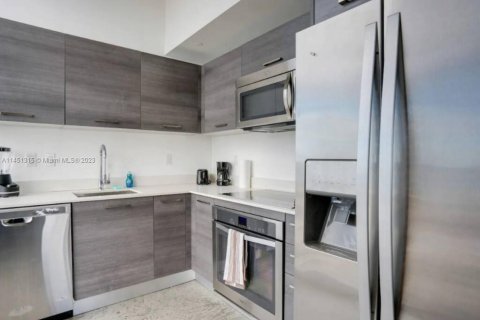 Condo in Miami, Florida, 1 bedroom  № 713731 - photo 15