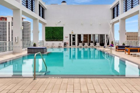 Condo in Miami, Florida, 1 bedroom  № 713731 - photo 18