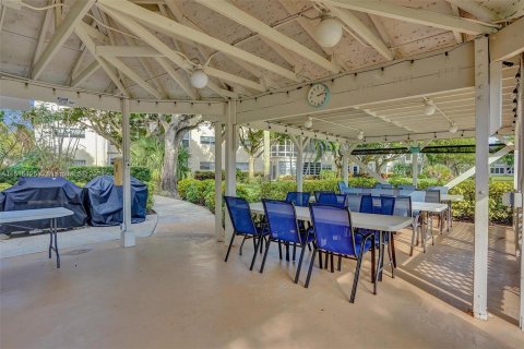 Condo in Lauderdale Lakes, Florida, 1 bedroom  № 958645 - photo 24