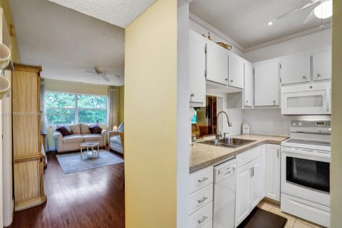 Copropriété à vendre à Lauderdale Lakes, Floride: 1 chambre, 63.55 m2 № 958645 - photo 5