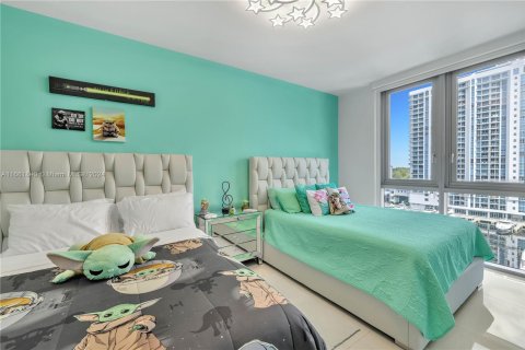 Condo in North Miami Beach, Florida, 3 bedrooms  № 1369173 - photo 17