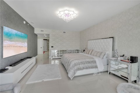 Condo in North Miami Beach, Florida, 3 bedrooms  № 1369173 - photo 25