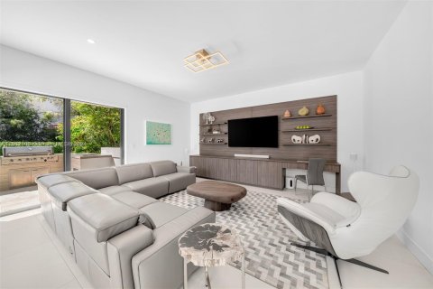 Casa en venta en Coral Gables, Florida, 5 dormitorios, 501.3 m2 № 1170500 - foto 8