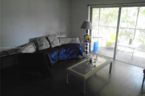 Condominio en venta en Lauderhill, Florida, 1 dormitorio, 80.82 m2 № 1170337 - foto 28