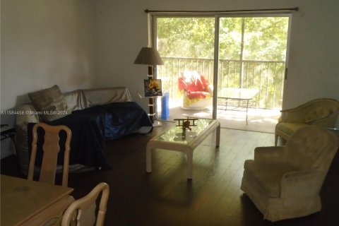 Condominio en venta en Lauderhill, Florida, 1 dormitorio, 80.82 m2 № 1170337 - foto 24