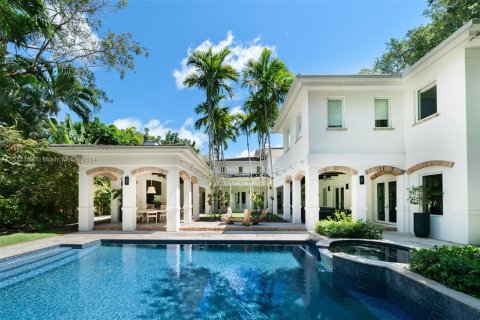 House in Miami, Florida 6 bedrooms, 605.91 sq.m. № 1150848 - photo 1