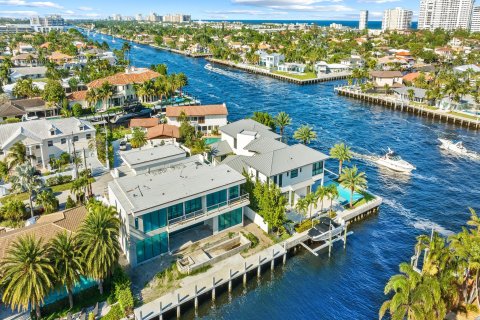 Casa en venta en Fort Lauderdale, Florida, 5 dormitorios, 518.49 m2 № 762999 - foto 1