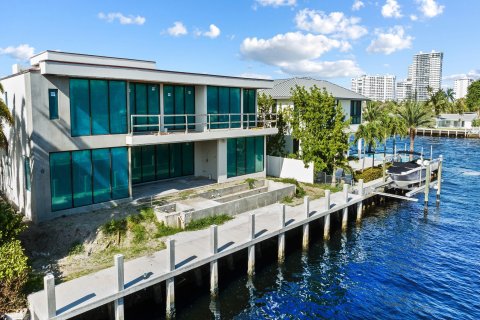 House in Fort Lauderdale, Florida 5 bedrooms, 518.49 sq.m. № 762999 - photo 10