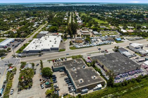 Immobilier commercial à vendre à Stuart, Floride № 815365 - photo 2