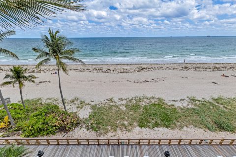 Townhouse in Fort Lauderdale, Florida 4 bedrooms, 396.69 sq.m. № 1103318 - photo 28