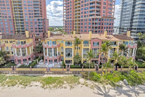 Touwnhouse à vendre à Fort Lauderdale, Floride: 4 chambres, 396.69 m2 № 1103318 - photo 5