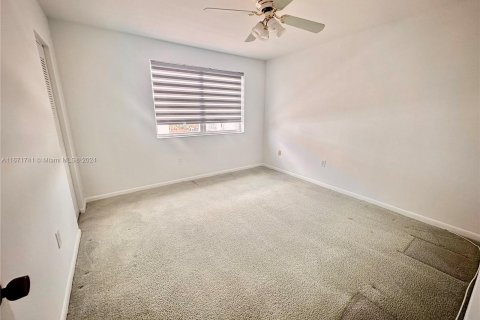 Condo in Miami, Florida, 3 bedrooms  № 1396209 - photo 19