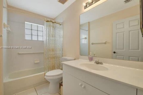 Casa en venta en West Palm Beach, Florida, 2 dormitorios № 1396122 - foto 29