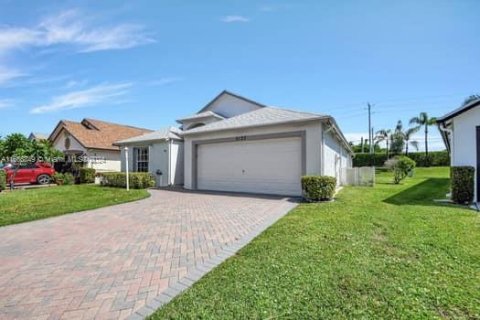 Villa ou maison à vendre à West Palm Beach, Floride: 2 chambres № 1396122 - photo 3