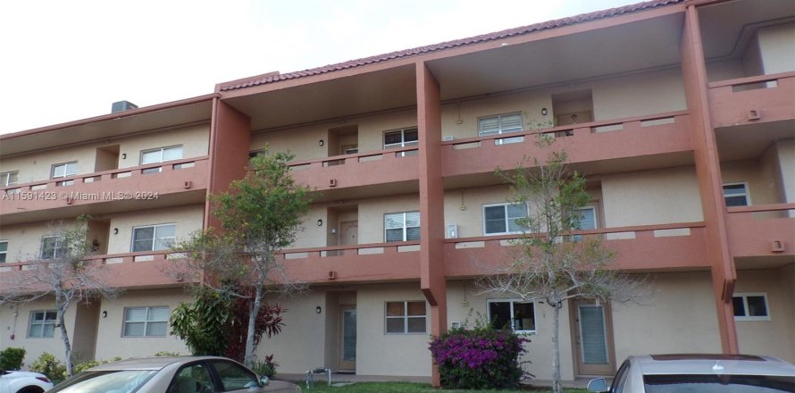 Condo in Tamarac, Florida, 1 bedroom  № 1181038