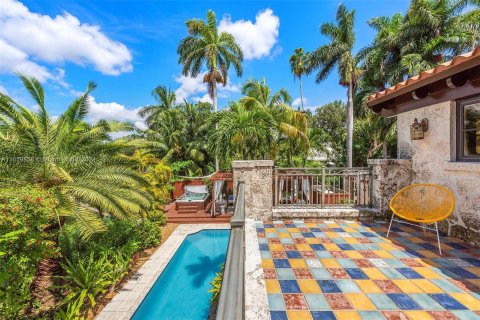 Casa en venta en Biscayne Park, Florida, 5 dormitorios, 351.17 m2 № 1365736 - foto 13