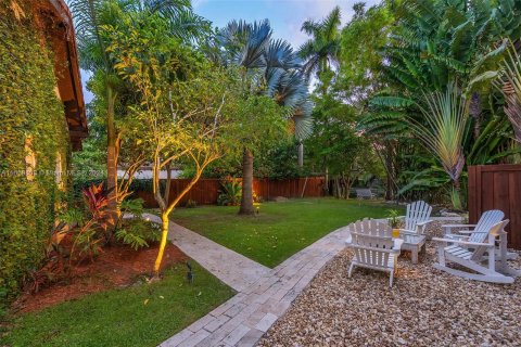 Casa en venta en Biscayne Park, Florida, 5 dormitorios, 351.17 m2 № 1365736 - foto 14