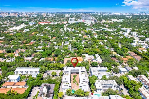 Condo in Miami, Florida, 1 bedroom  № 1365737 - photo 14