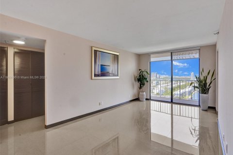 Copropriété à louer à Sunny Isles Beach, Floride: 2 chambres, 115.2 m2 № 1365649 - photo 4