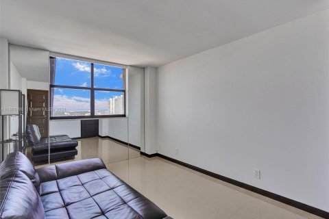 Copropriété à louer à Sunny Isles Beach, Floride: 2 chambres, 115.2 m2 № 1365649 - photo 16