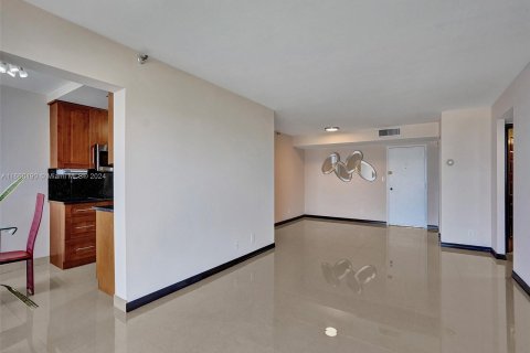 Copropriété à louer à Sunny Isles Beach, Floride: 2 chambres, 115.2 m2 № 1365649 - photo 6