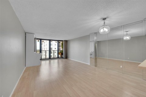 Copropriété à vendre à Hollywood, Floride: 1 chambre, 92.9 m2 № 1224863 - photo 25