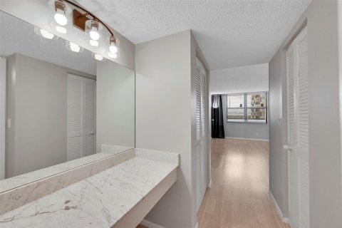 Copropriété à vendre à Hollywood, Floride: 1 chambre, 92.9 m2 № 1224863 - photo 14