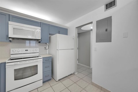 Copropriété à vendre à Hollywood, Floride: 1 chambre, 92.9 m2 № 1224863 - photo 16