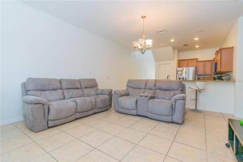 Townhouse in Orlando, Florida 4 bedrooms, 209.03 sq.m. № 1112605 - photo 4