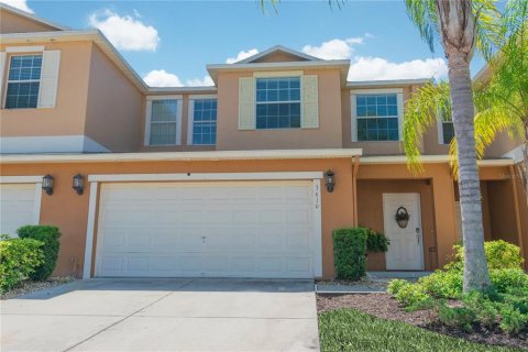 Townhouse in Orlando, Florida 4 bedrooms, 209.03 sq.m. № 1112605 - photo 1