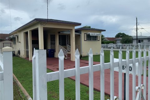 Villa ou maison à vendre à Miami, Floride: 2 chambres, 96.53 m2 № 1369155 - photo 2