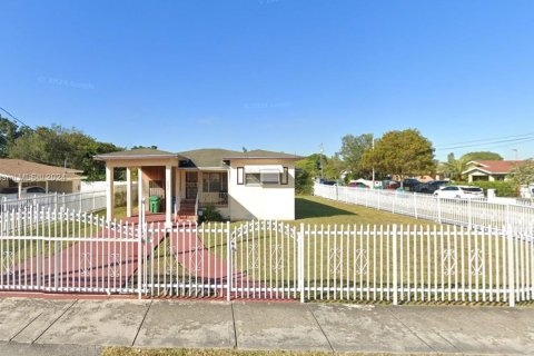 Villa ou maison à vendre à Miami, Floride: 2 chambres, 96.53 m2 № 1369155 - photo 1