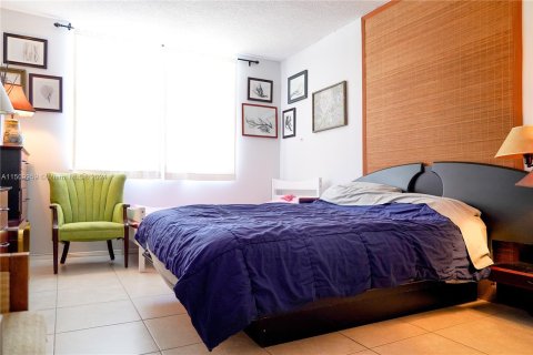Condominio en venta en Sunny Isles Beach, Florida, 1 dormitorio, 70.79 m2 № 951518 - foto 16
