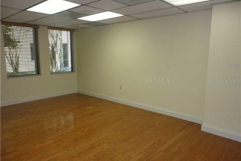 Immobilier commercial à louer à Dade City, Floride: 705.22 m2 № 584333 - photo 15