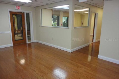 Immobilier commercial à louer à Dade City, Floride: 705.22 m2 № 584333 - photo 13