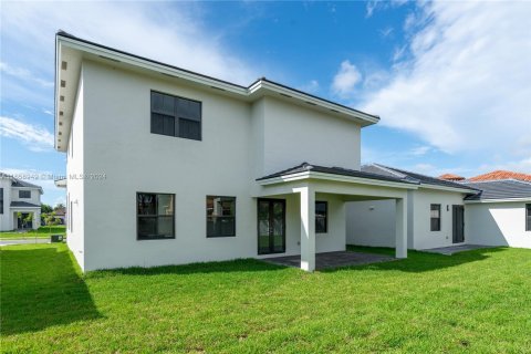 Villa ou maison à vendre à Miami, Floride: 5 chambres № 1365520 - photo 4