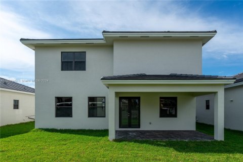 Casa en venta en Miami, Florida, 5 dormitorios № 1365520 - foto 5