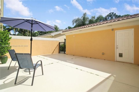 Townhouse in Palm Beach Gardens, Florida 4 bedrooms, 175.59 sq.m. № 1365521 - photo 25