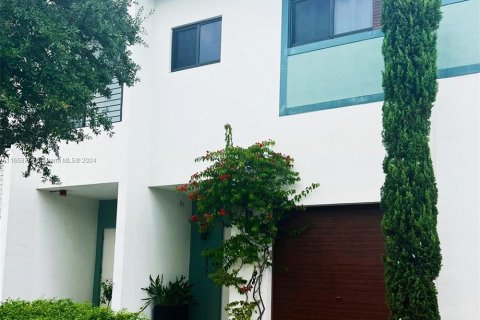 Adosado en venta en Plantation, Florida, 2 dormitorios, 141.21 m2 № 1365518 - foto 1