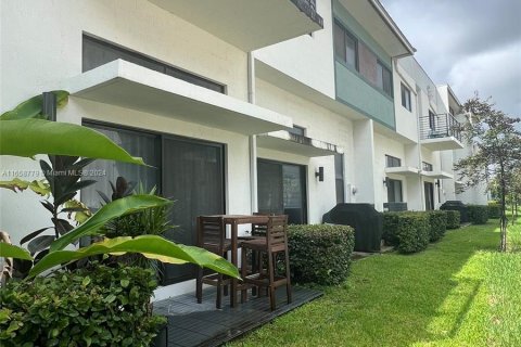 Adosado en venta en Plantation, Florida, 2 dormitorios, 141.21 m2 № 1365518 - foto 2