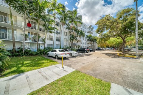 Condo in Miami, Florida, 2 bedrooms  № 1128724 - photo 21