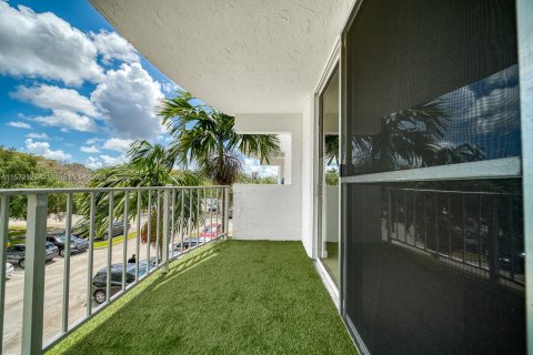 Copropriété à vendre à Miami, Floride: 2 chambres, 96.25 m2 № 1128724 - photo 12