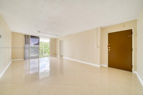 Copropriété à vendre à Miami, Floride: 2 chambres, 96.25 m2 № 1128724 - photo 6