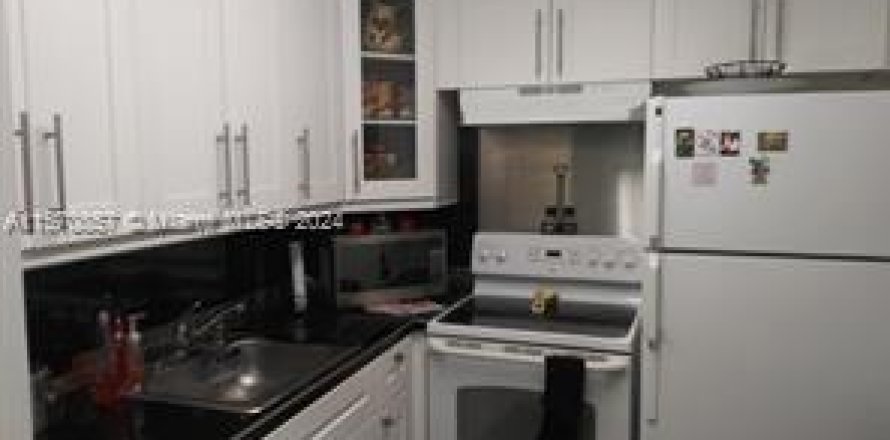 Condominio en Boca Raton, Florida, 1 dormitorio  № 1128674