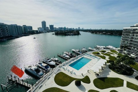 Terreno en venta en Miami Beach, Florida № 983621 - foto 1