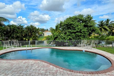 Villa ou maison à vendre à Pembroke Pines, Floride: 3 chambres, 146.6 m2 № 1389950 - photo 14